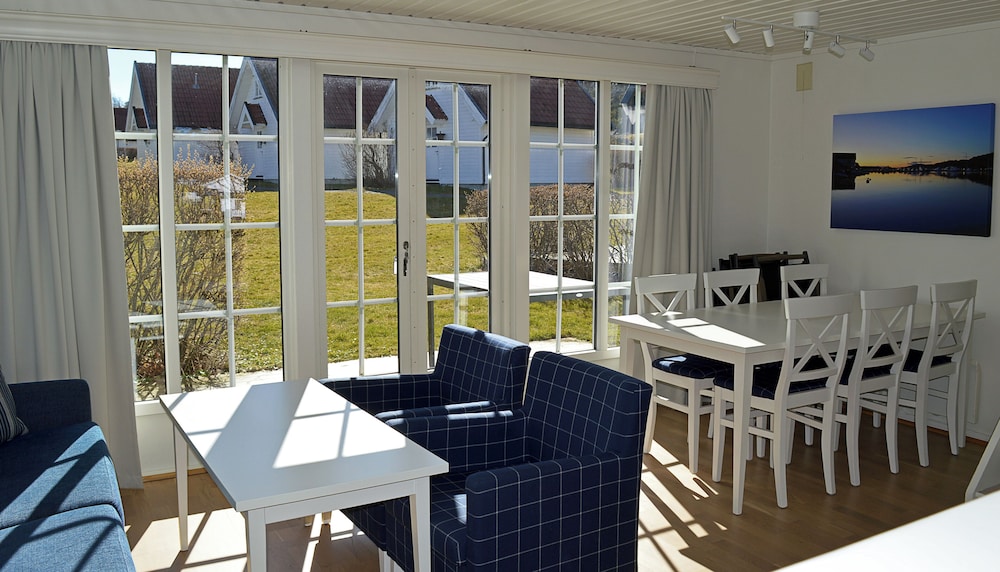 Havna Hotel & Sjobad 57/68