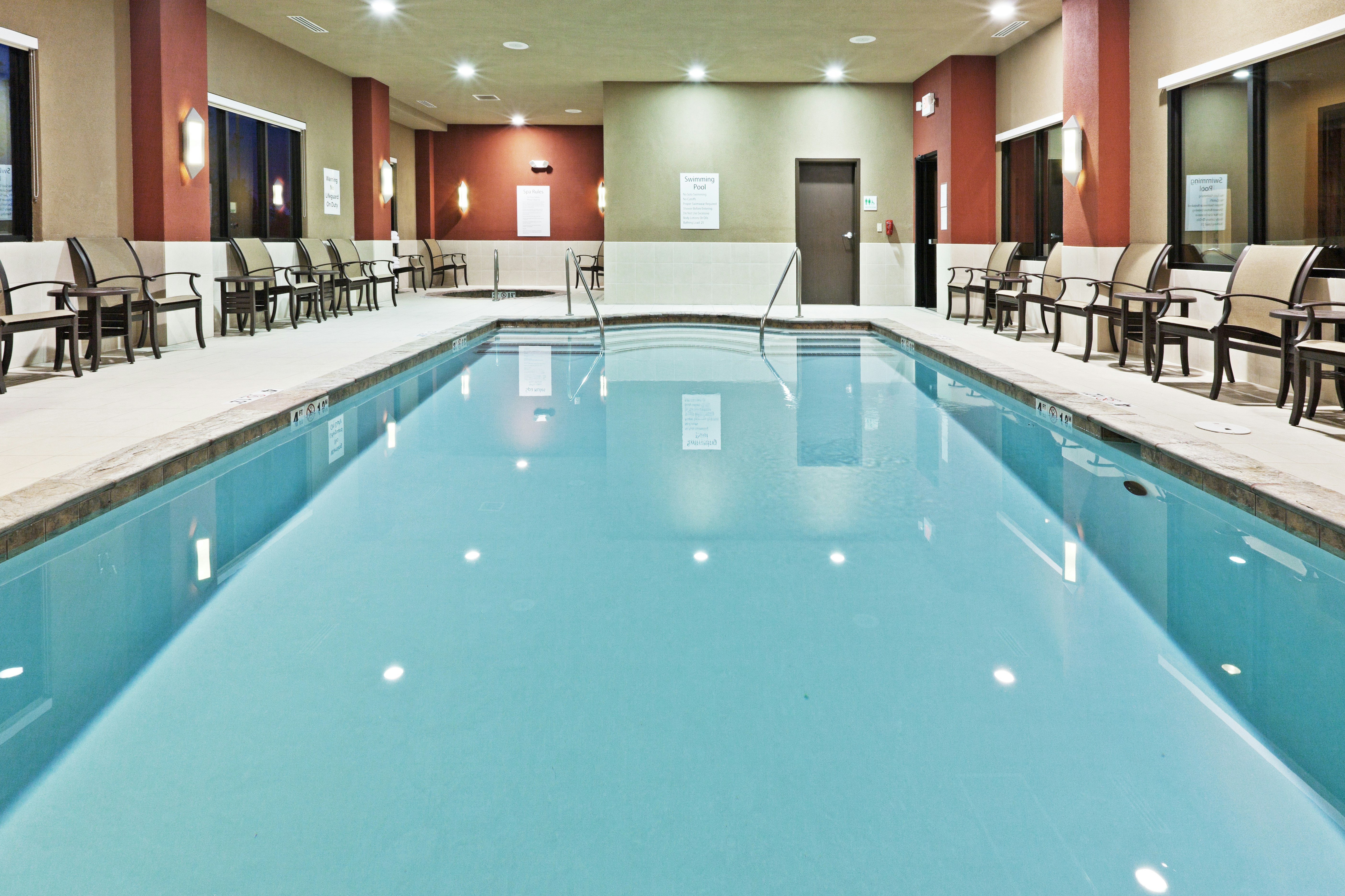 Holiday Inn Hotel & Suites Tulsa South 29/56