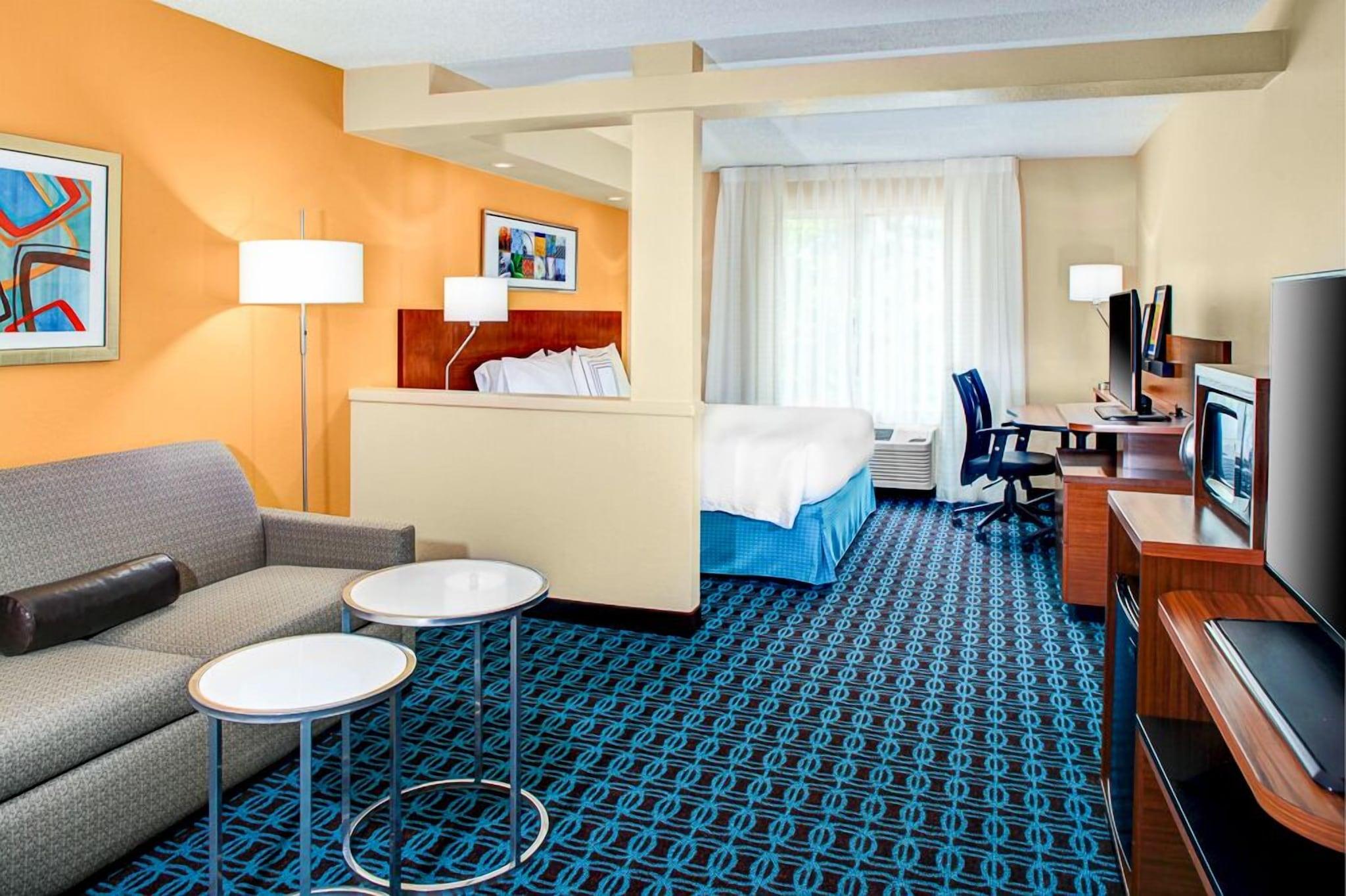 Fairfield Inn Suites Atlanta Alpharetta 14/27