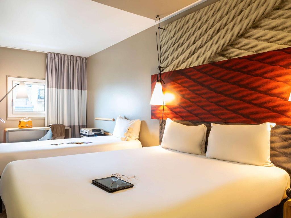 STANDARD, 1 DOUBLE AND 1 SINGLE BED