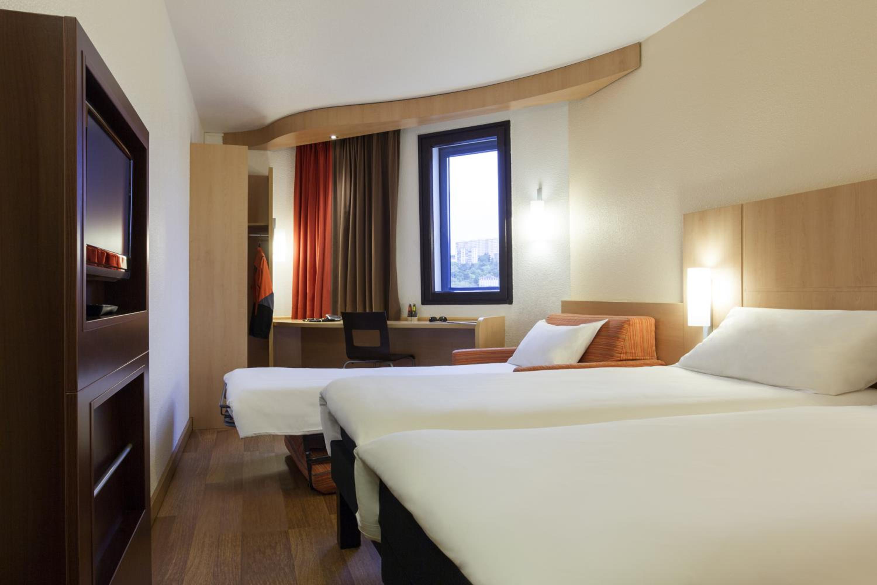 غرفة قياسية ثلاثية، Hotel Ibis Strasbourg Centre Petite France 4/10