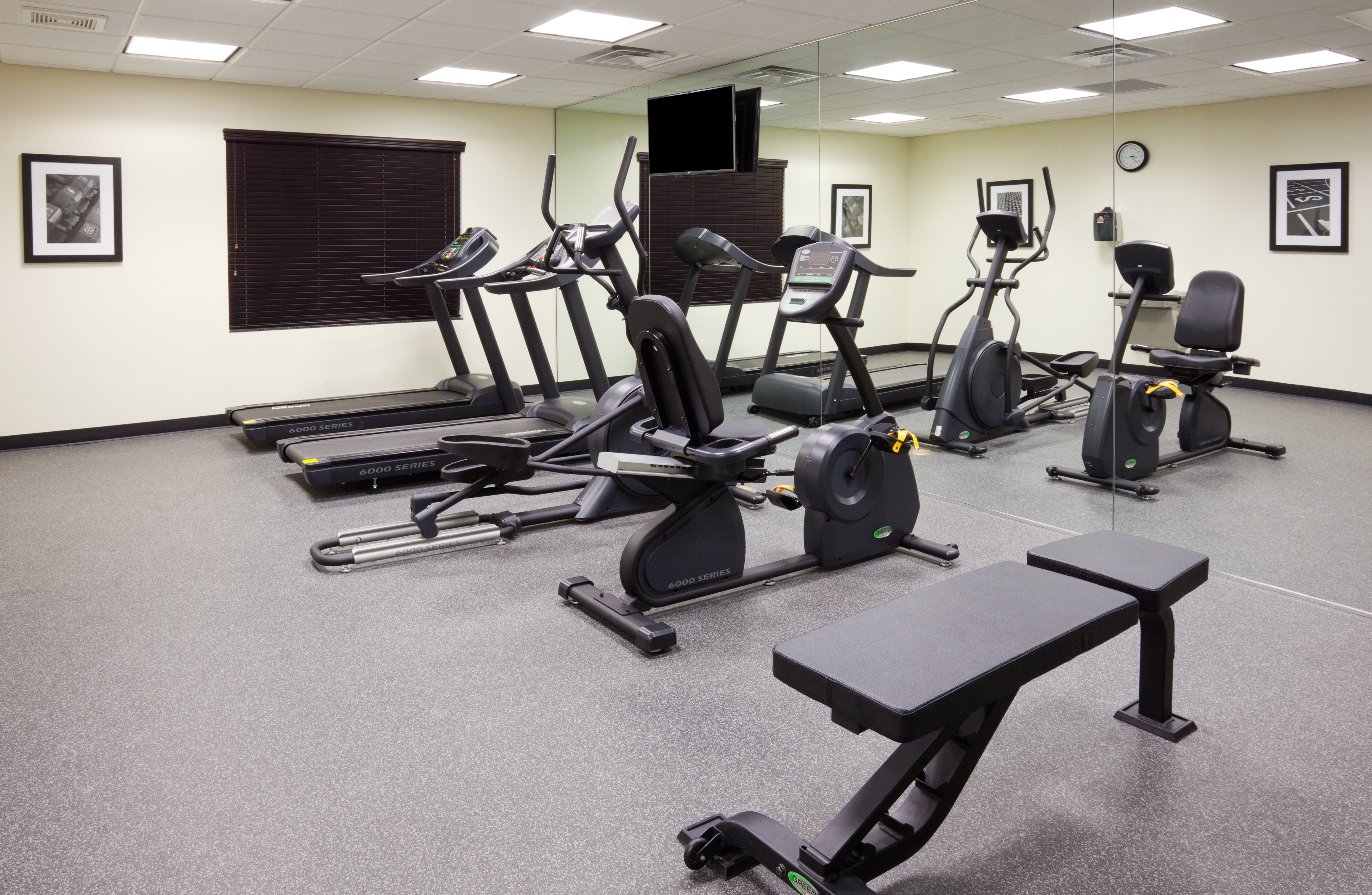 Holiday Inn Express & Suites Davenport, an IHG Hotel 21/26