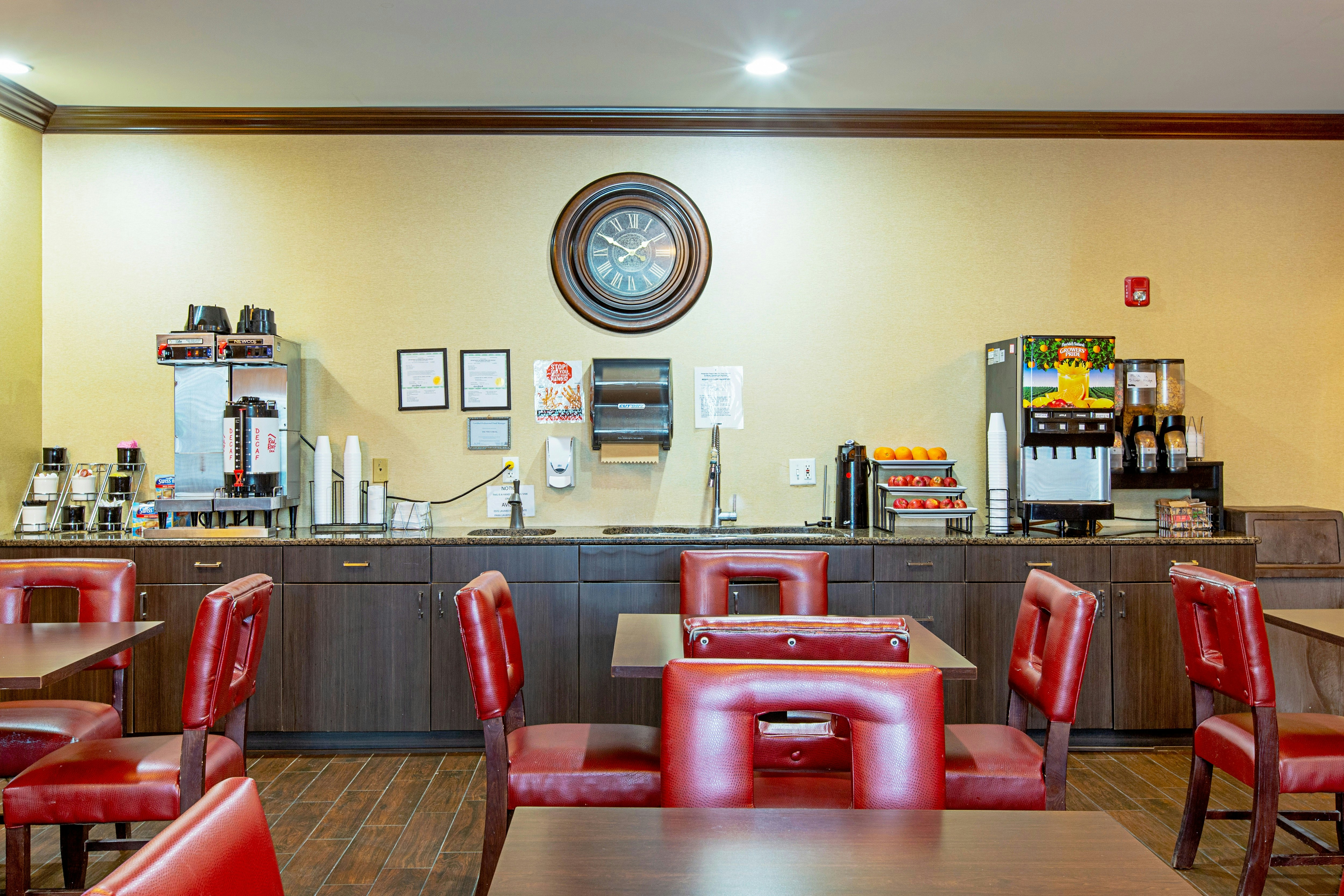 Red Roof Inn & Suites Omaha - Council Bluffs 39/47