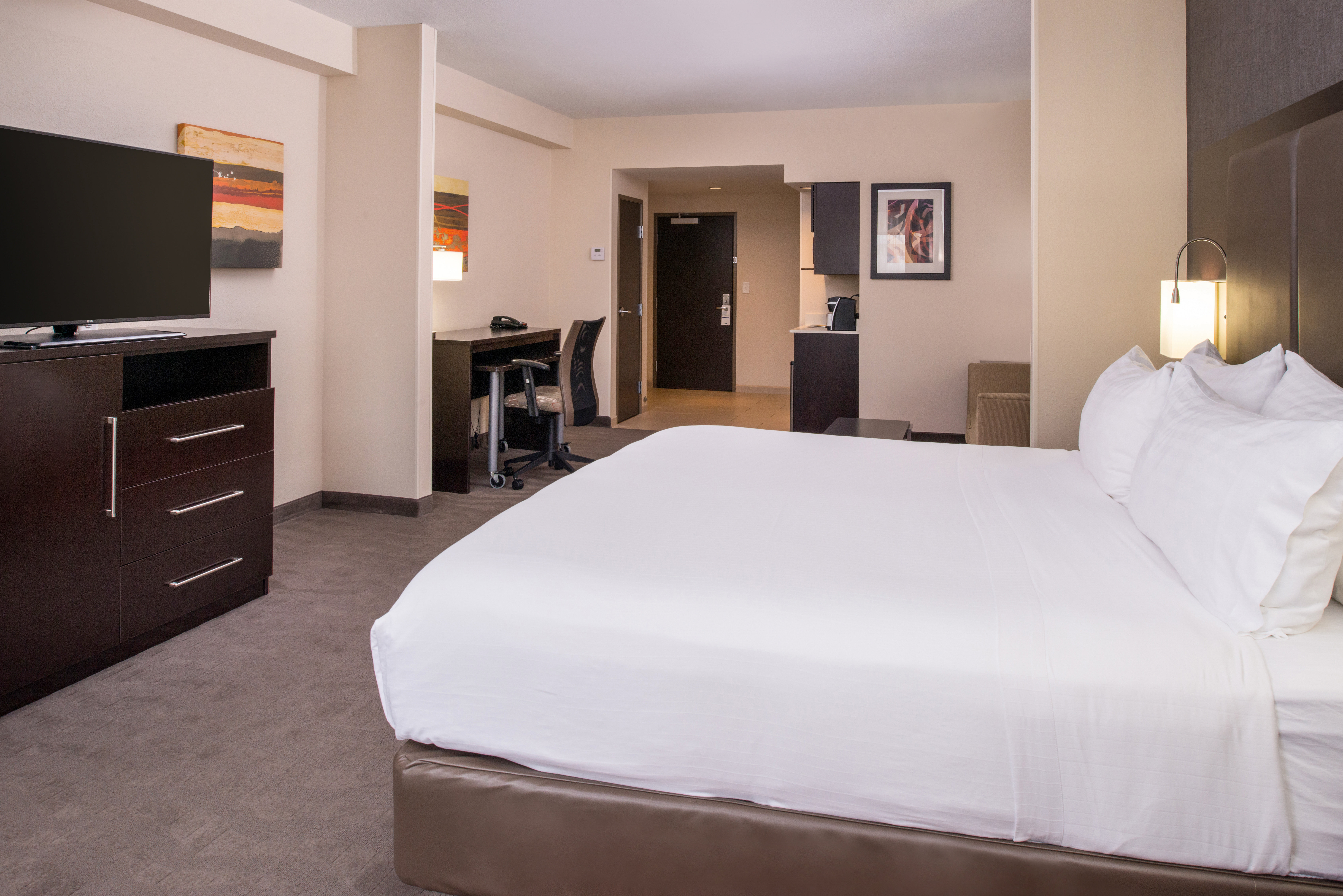 Suite, King Bed