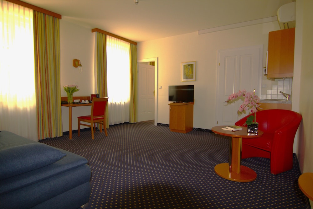 Suite Hotel 900 M Zur Oper 9/17