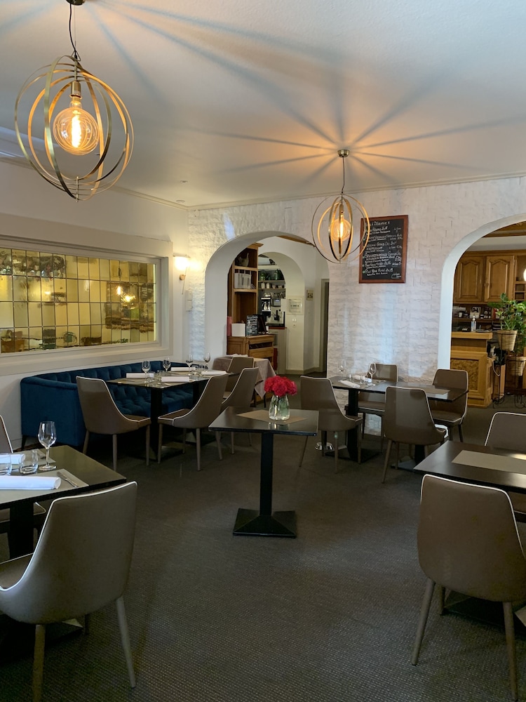 Au Cheval Blanc Hôtel Et Restaurant 29/49