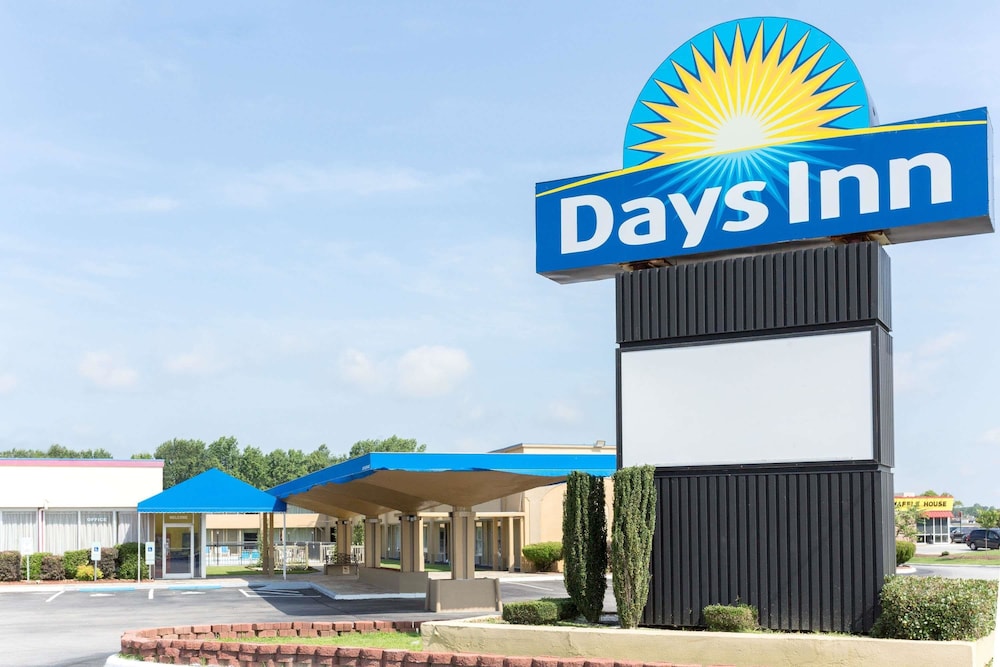 Days Inn By Wyndham Washington 1/17