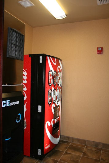 Hampton Inn & Suites Mission 25/54