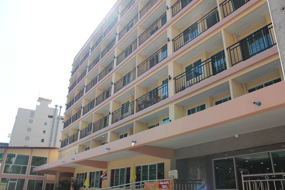 A.A. Pattaya Golden Beach Hotel 4/43