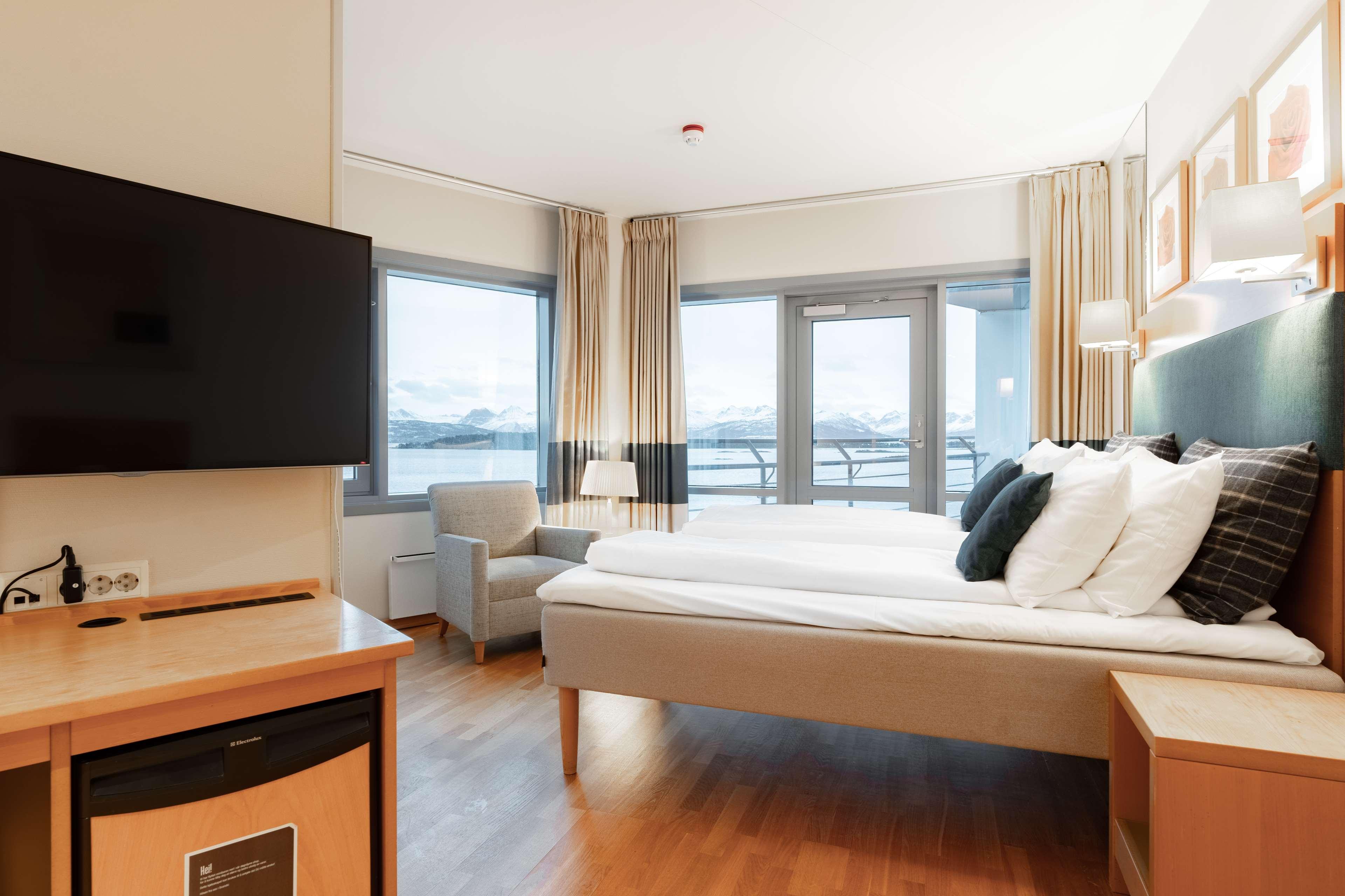 Superior, Single, King Bed, Balcony