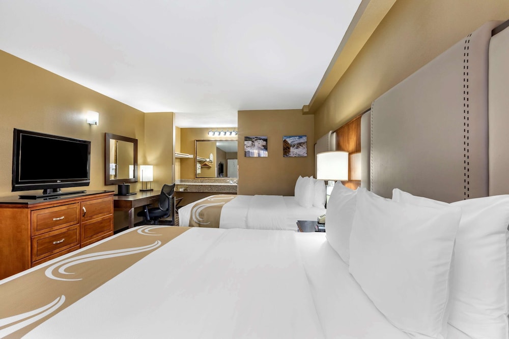 Quality Inn & Suites Westminster Seal Beach 11/37