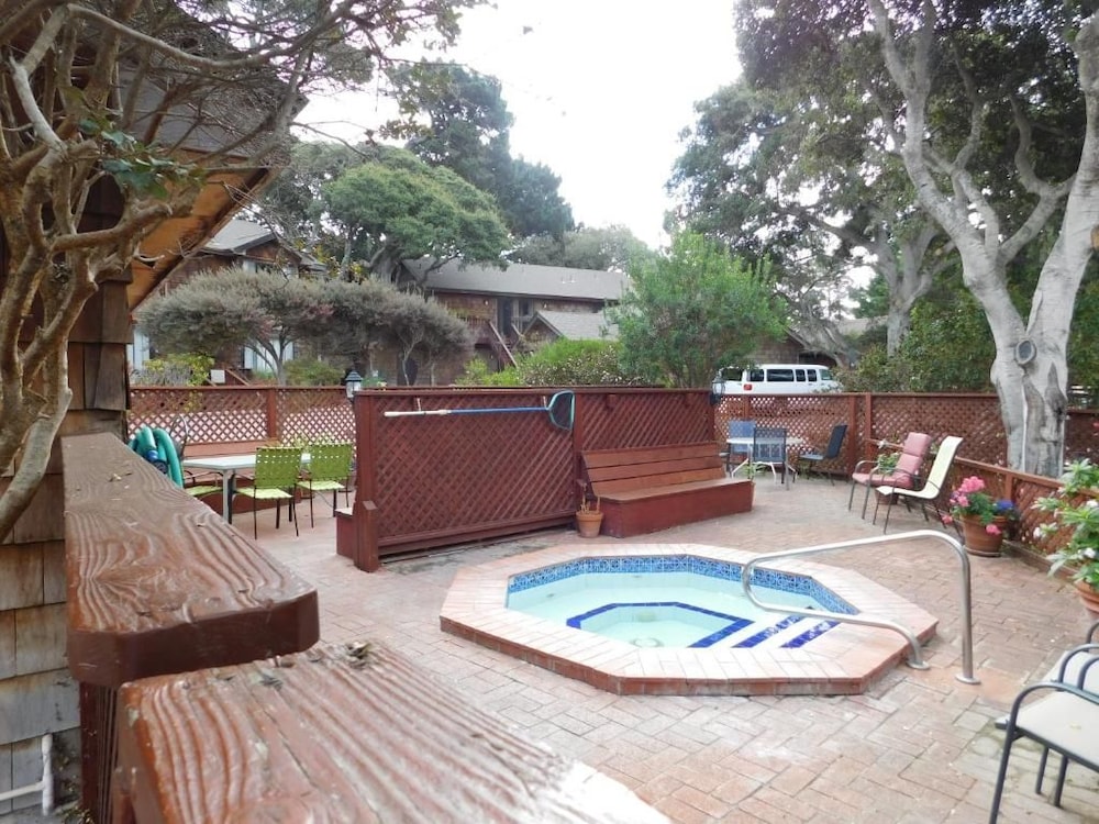 Pacific Gardens Inn 59/64