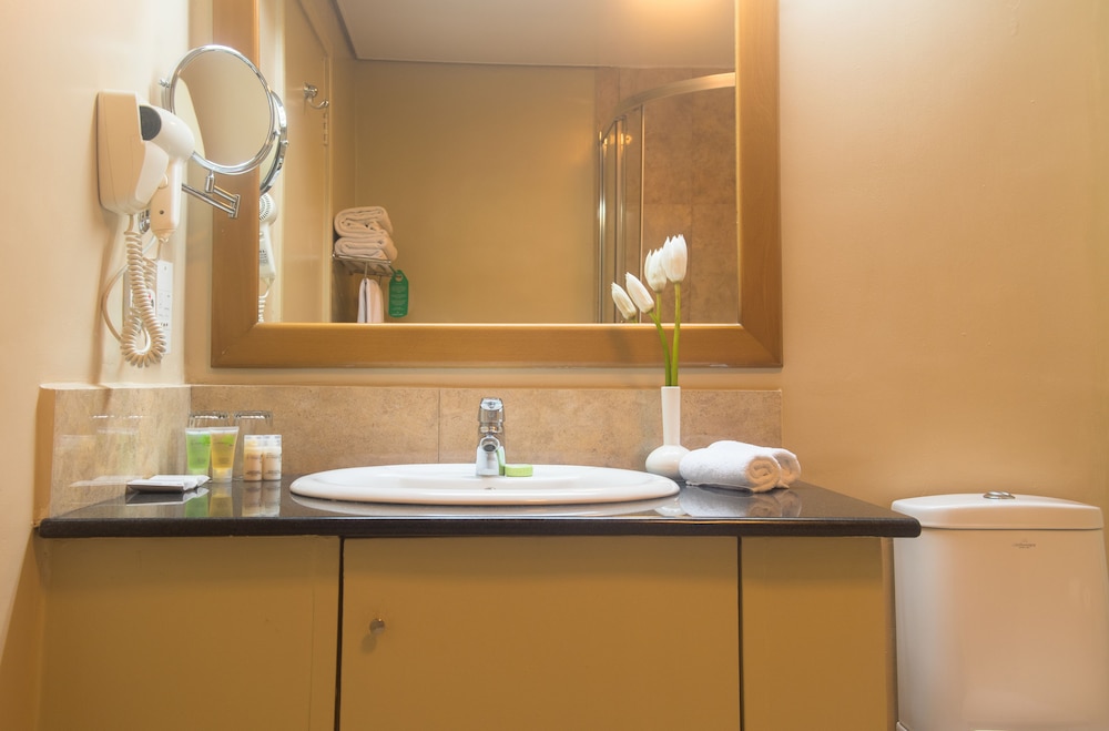 Protea Hotel by Marriott Dar es Salaam Oyster Bay 65/67