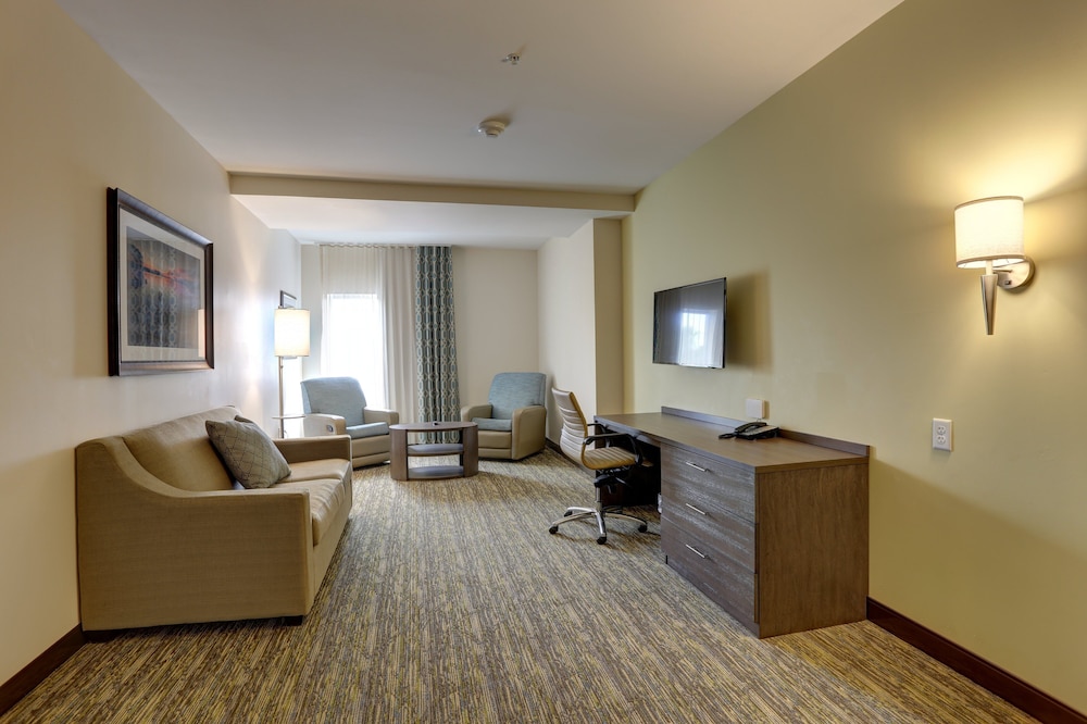 Candlewood Suites Safety Harbor 27/56