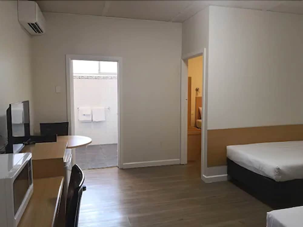 DANDENONG MOTEL 12/40