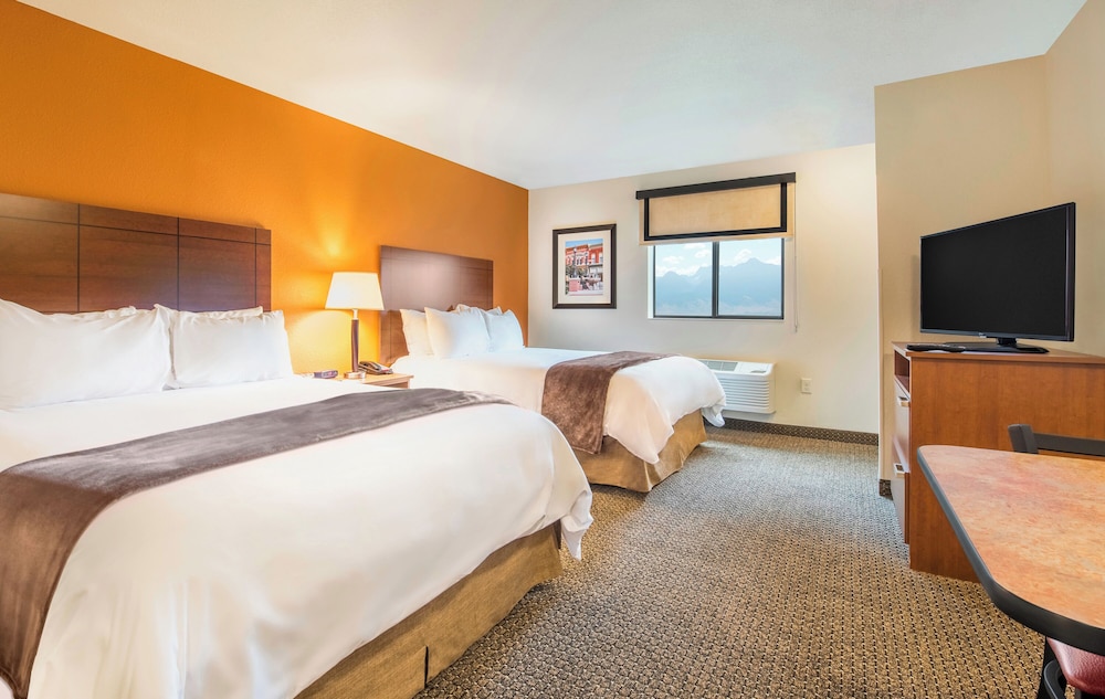 Room, 2 Queen Beds, Creek View، My Place Hotel Kalispell 2/4