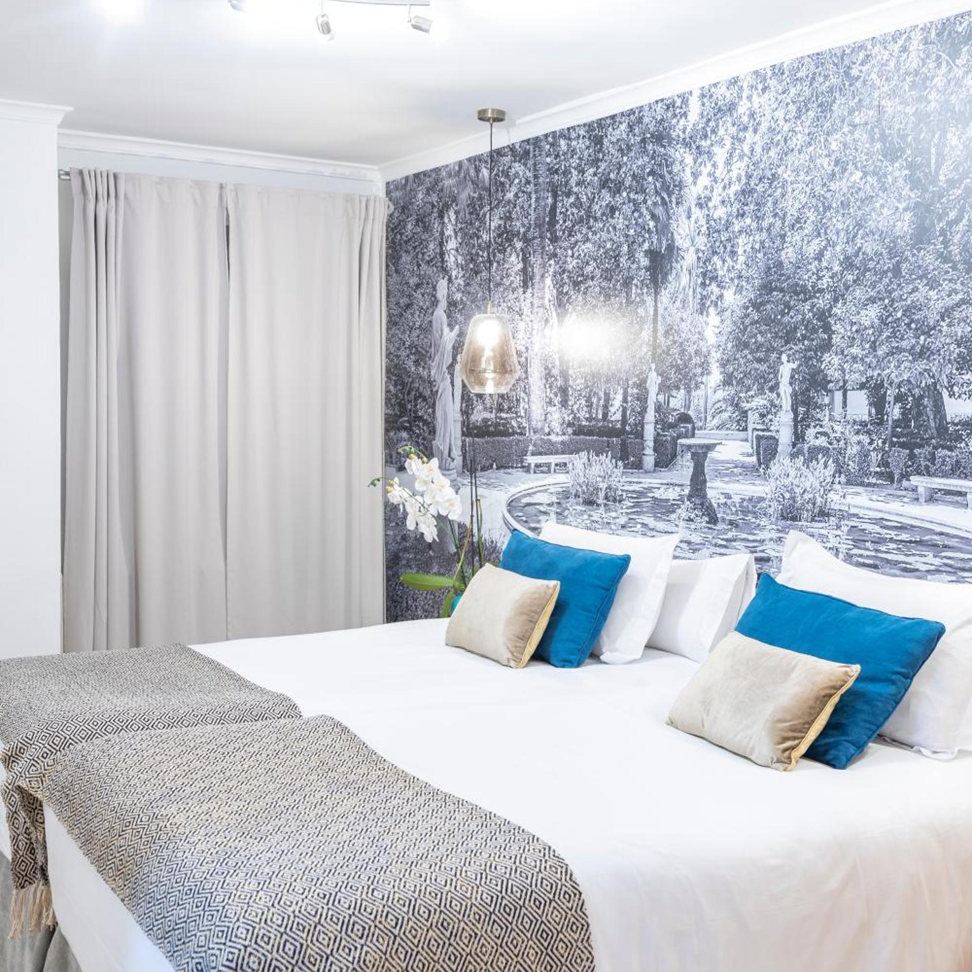 Room, Double or Twin Bed
