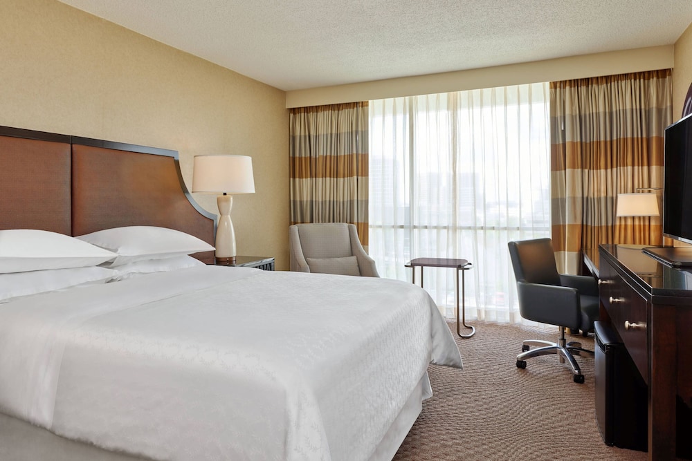 Courtland Grand Hotel, Trademark Collection by Wyndham 30/70