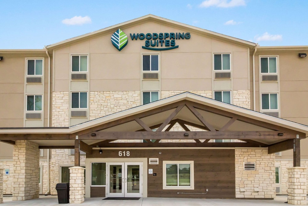 WoodSpring Suites Lake Jackson 3/37