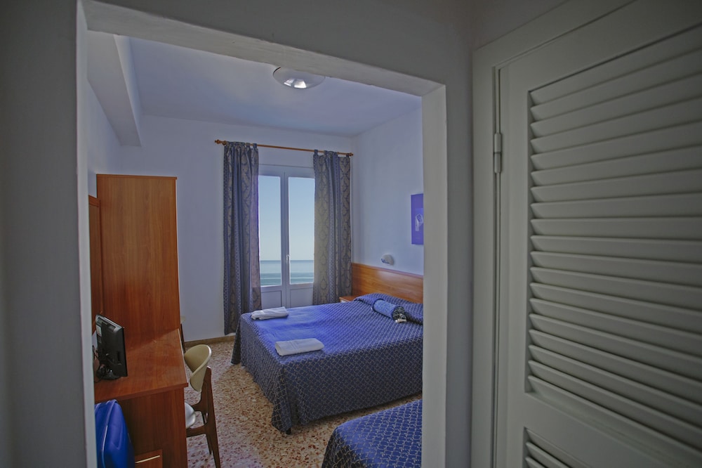 Hotel Paradiso 25/50