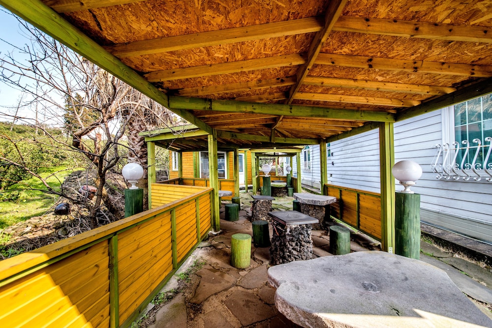 Jungmun Jejuhue Pension 18/44