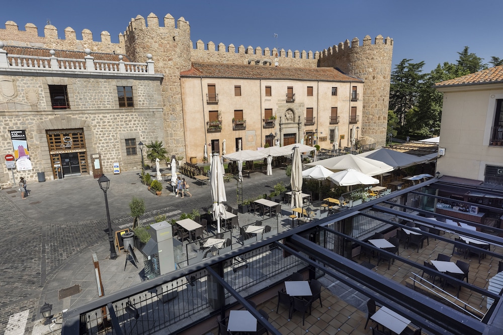 Hostal Restaurante Puerta del Alcázar 51/61