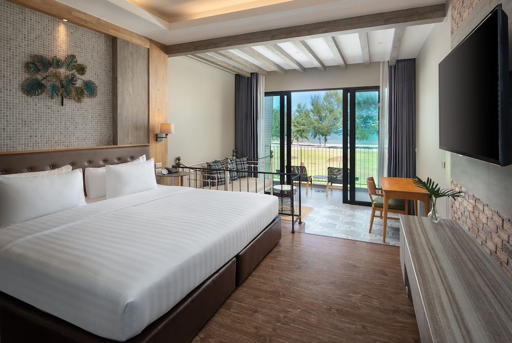 La Isla Pranburi Beach Resort 11/50