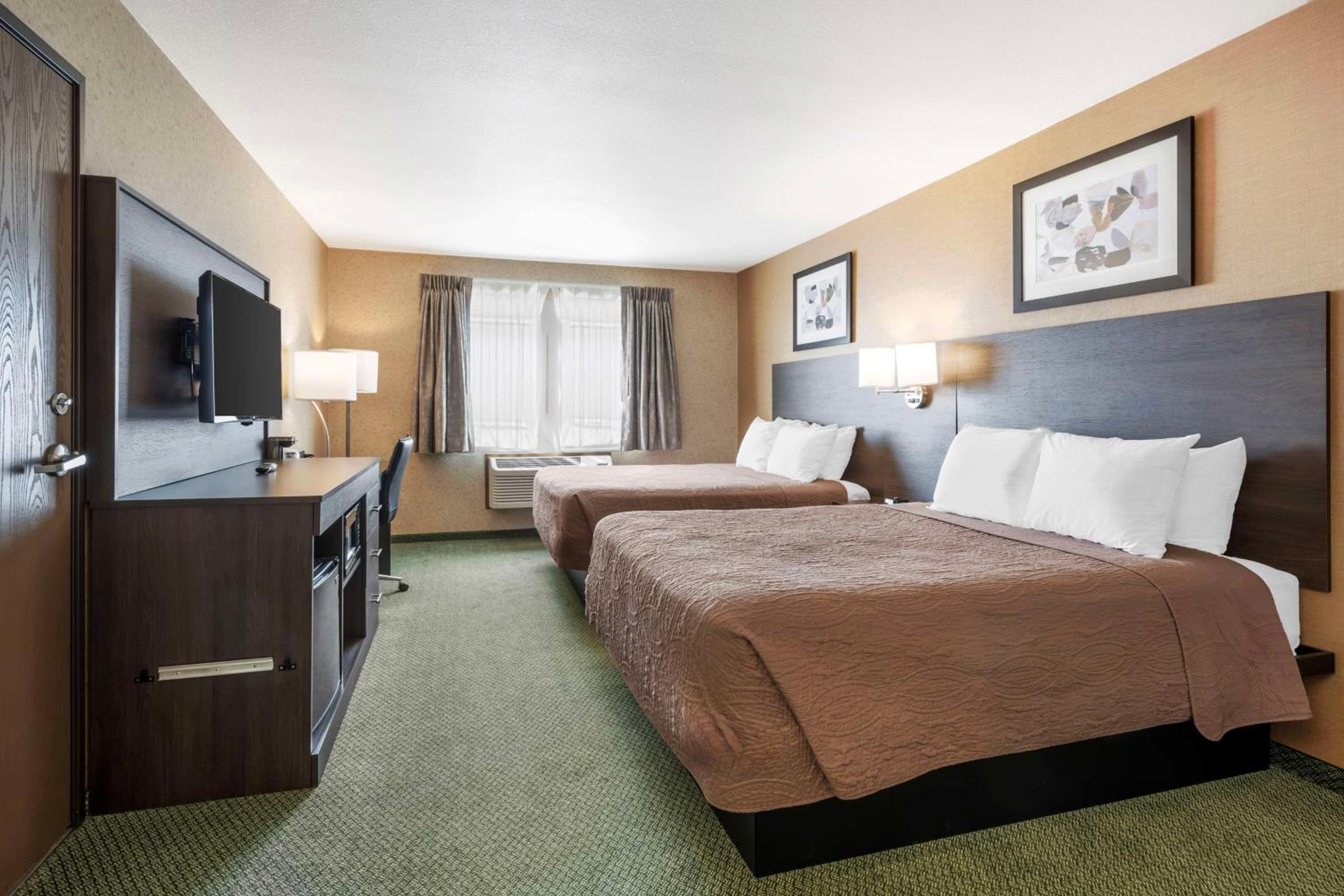 Room, 2 Queen Beds, Bathtub, Accessible