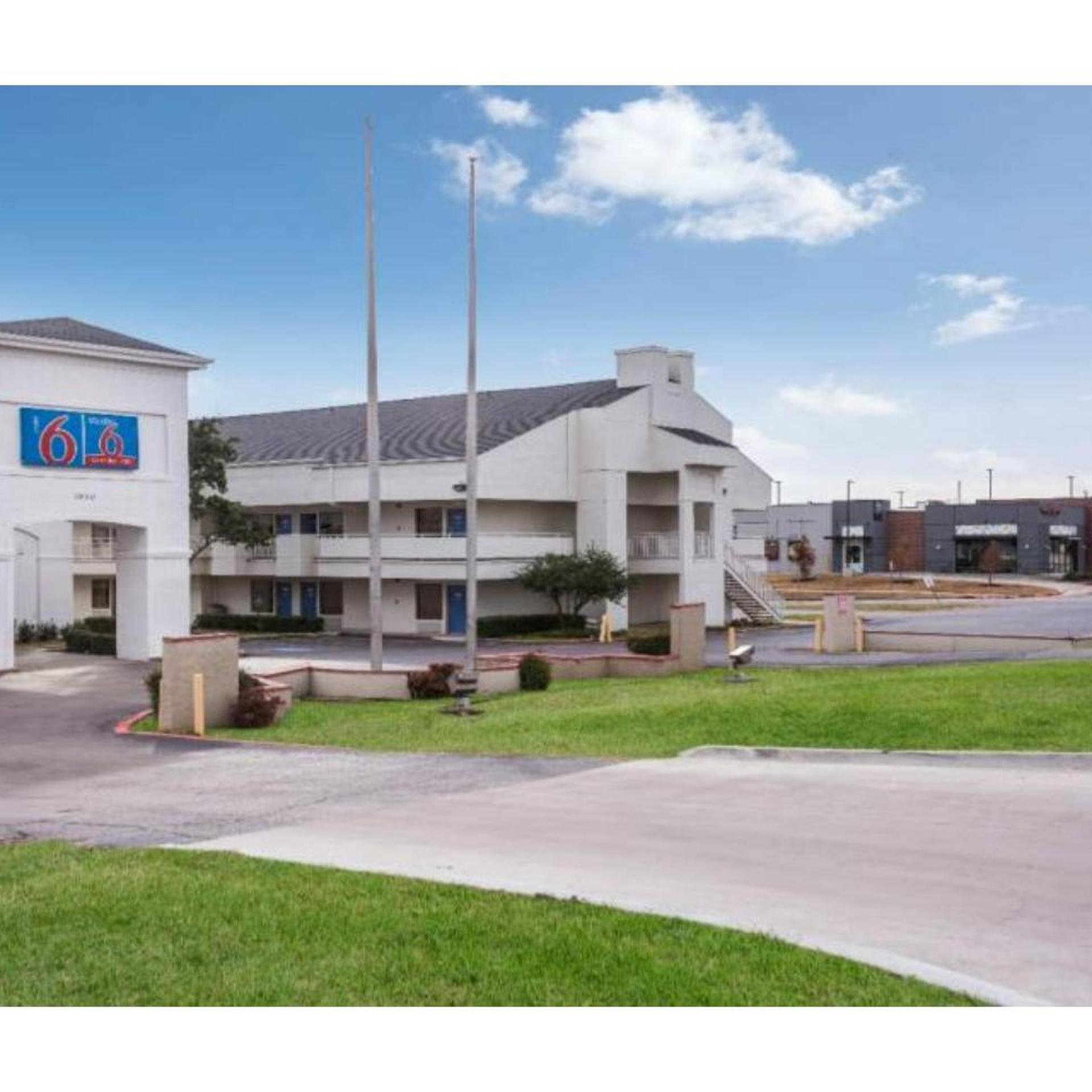Studio6 Irving, TX - Irving DFW Airport East