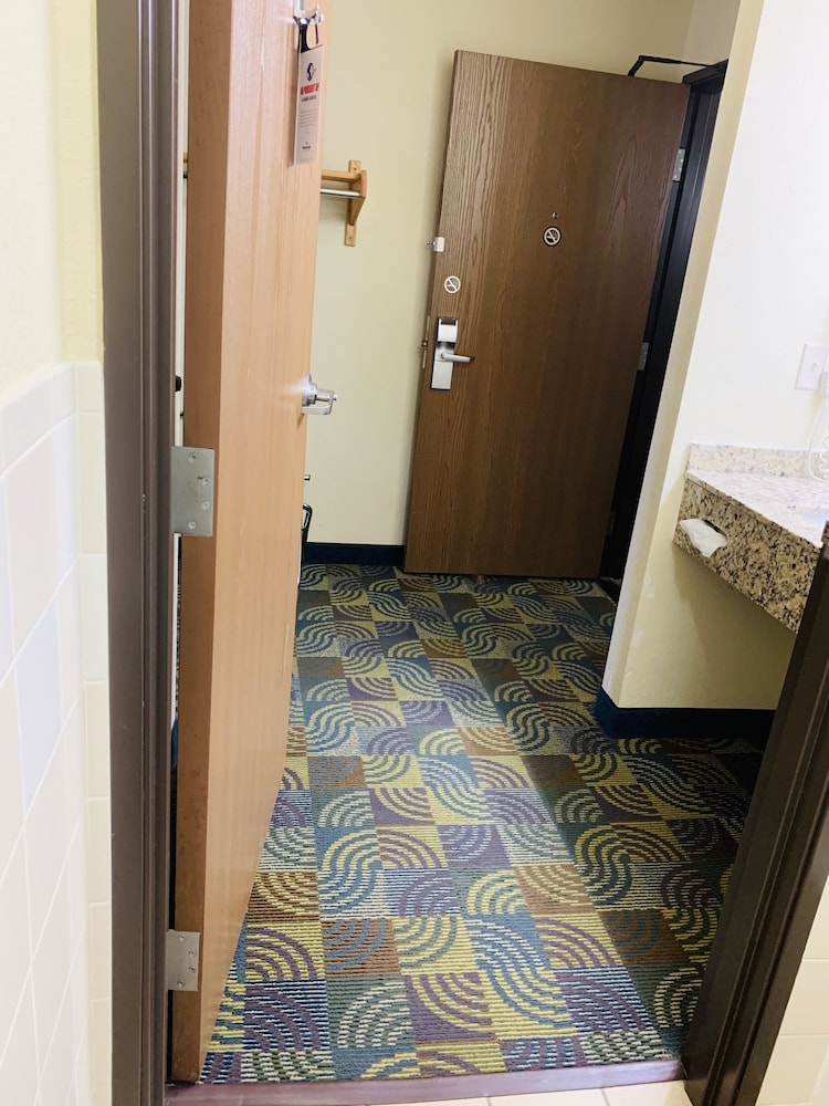 Americinn By Wyndham Kewanee 7/43