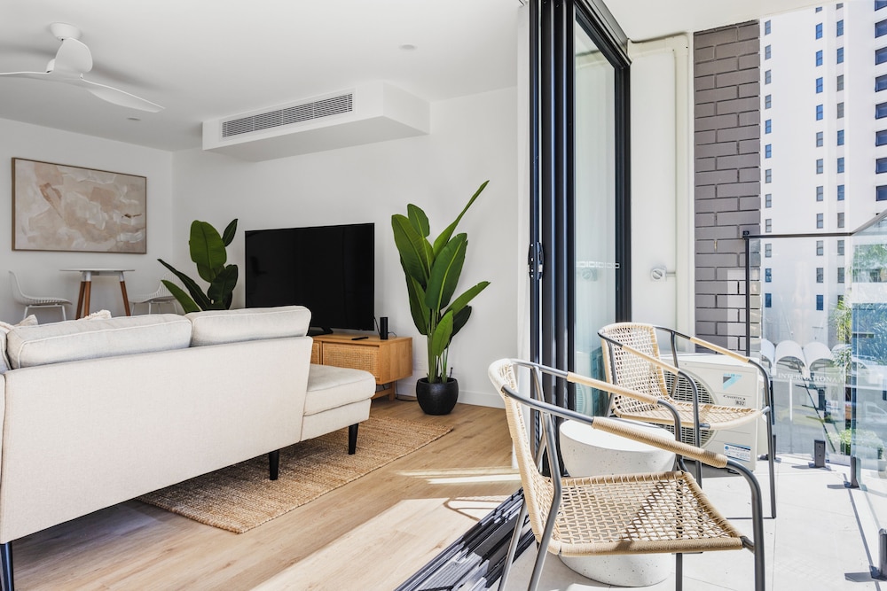 The Shores Surfers Paradise Apartments 36/50