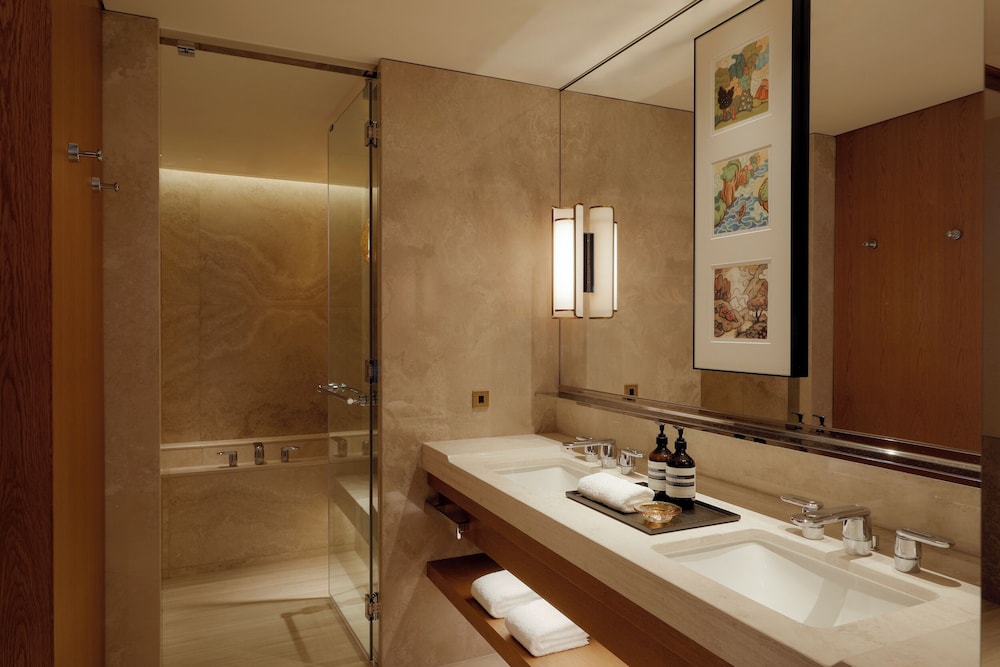 Park Hyatt Tokyo 63/64