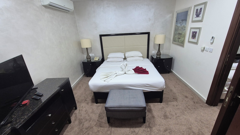 LE VENDOME HOTEL 8/47