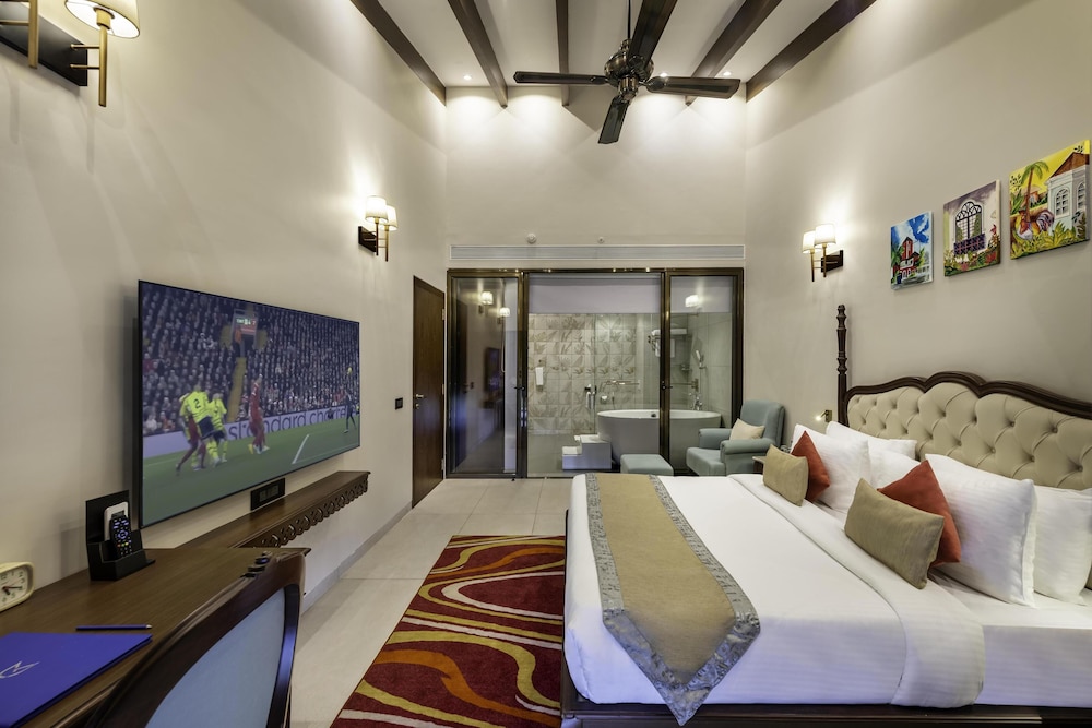 Golden Tulip Candolim Goa 27/77
