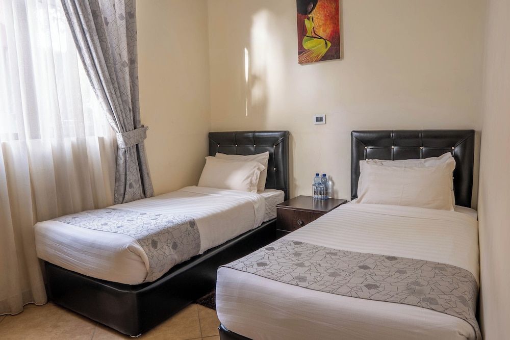 Yaya Africa Athletics Village 8/33