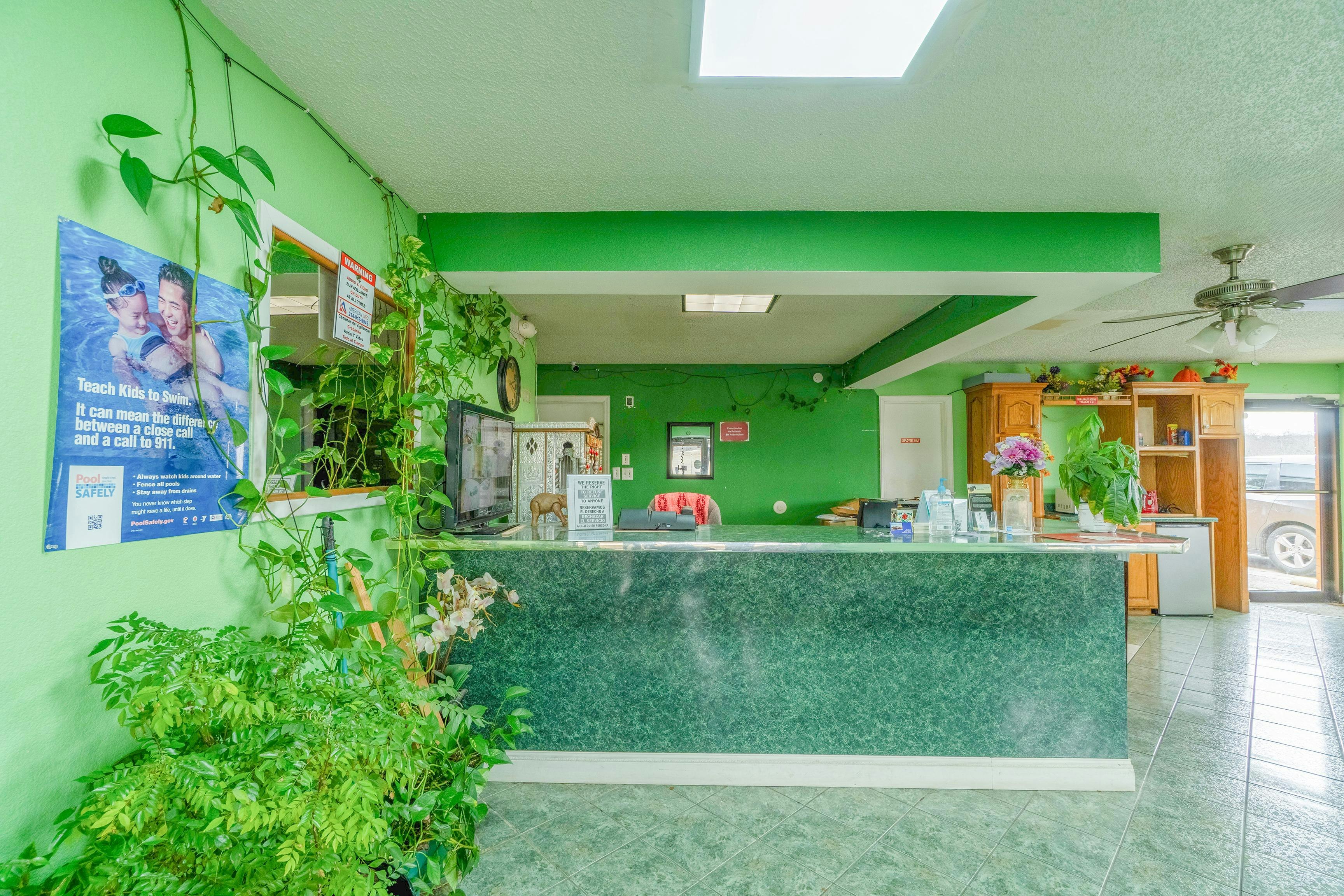Executive Inn By OYO Mineral Wells US-180 8/41