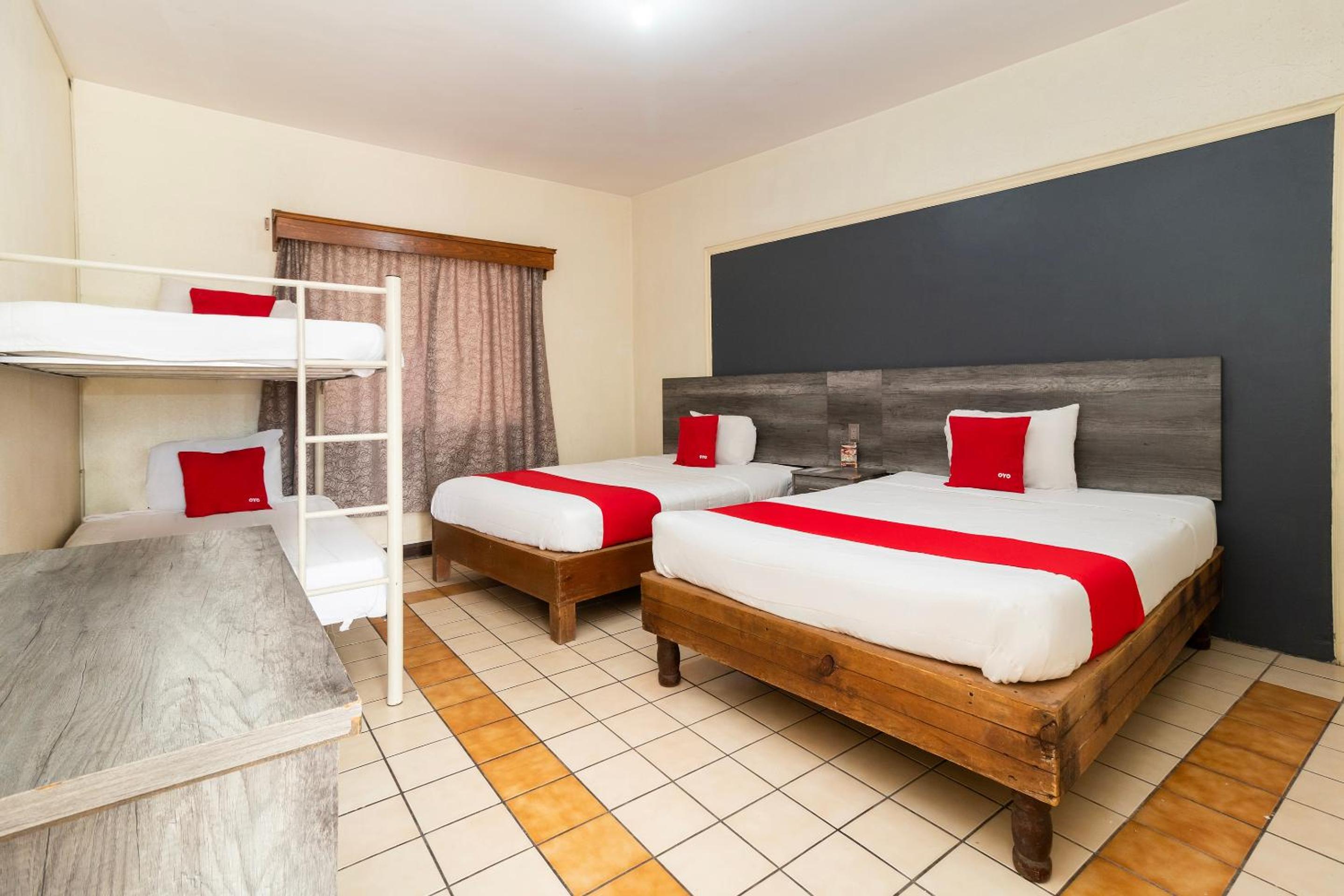 Family, 2 Double and Twin Beds