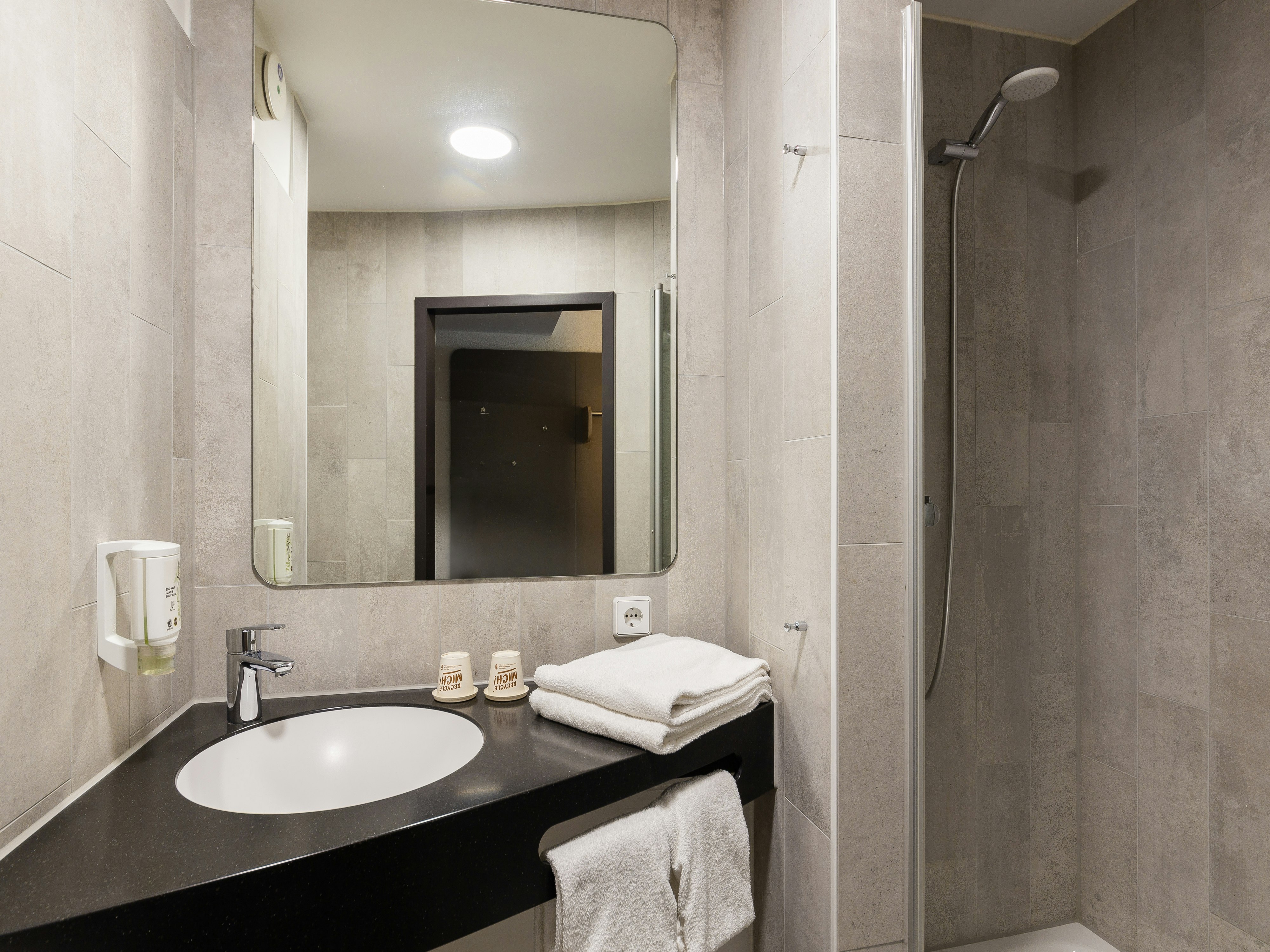 B&B Hotel Dusseldorf-City-Sued 48/49