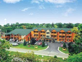 Super 8 By Wyndham Bridgeview Of Mackinaw City 27/27