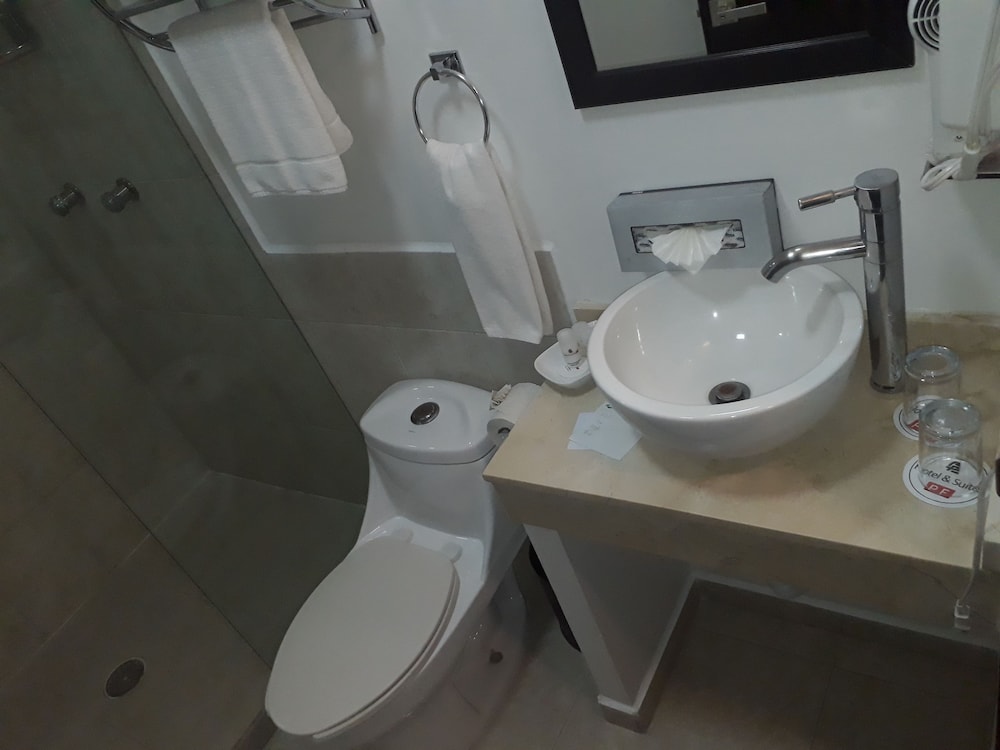 Hotel & Suites PF 37/43