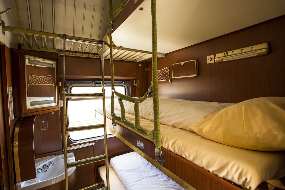 Train Lodge Amsterdam 22/34