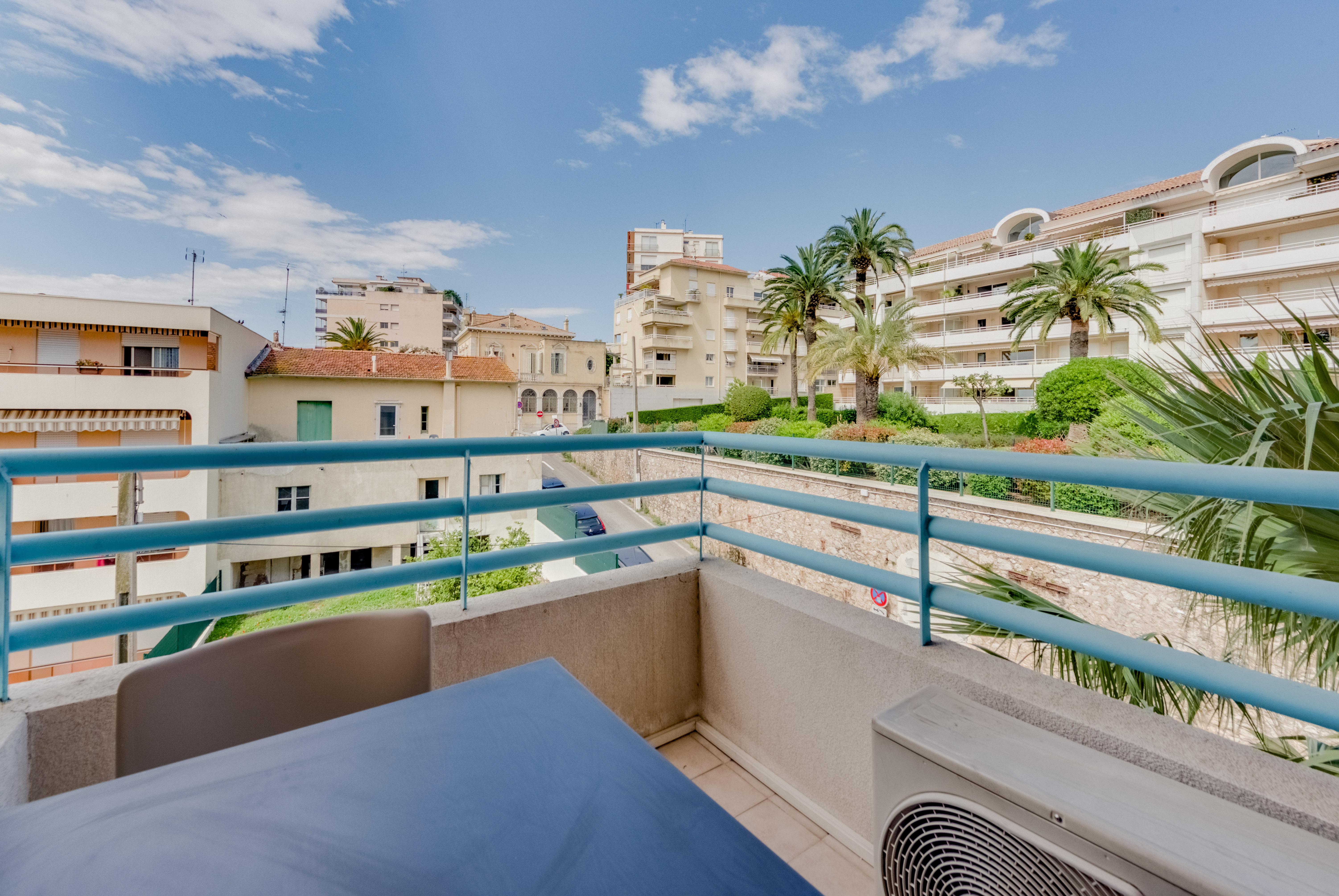 RESIDHOTEL LES CORALYNES in CANNES