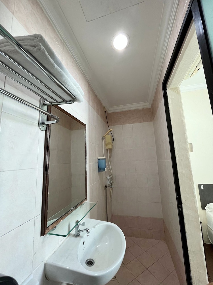 Amrise Hotel 28/29