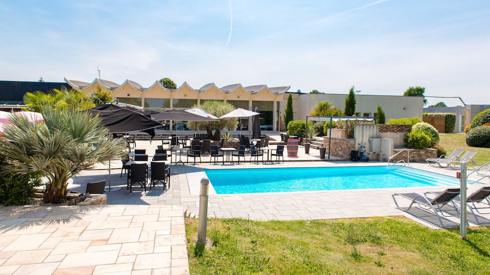 BRIT HOTEL NANTES VIGNEUX – L’ATLANTEL 43/49