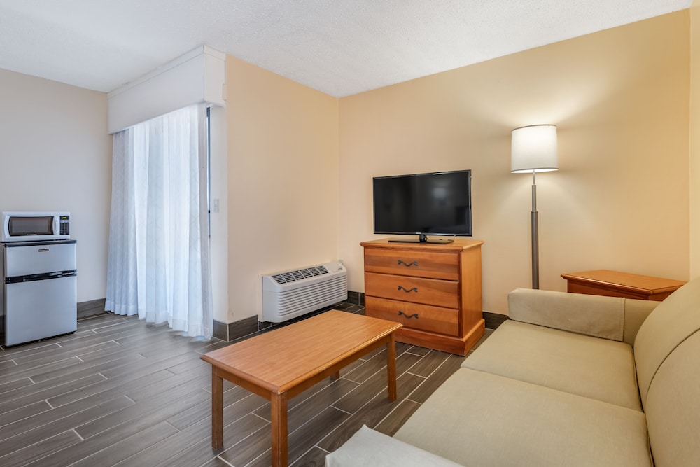 Tropical Winds Resort 27/50