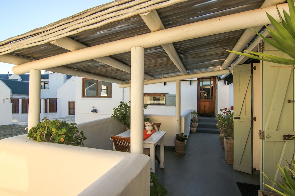 Paternoster Manor 2/36