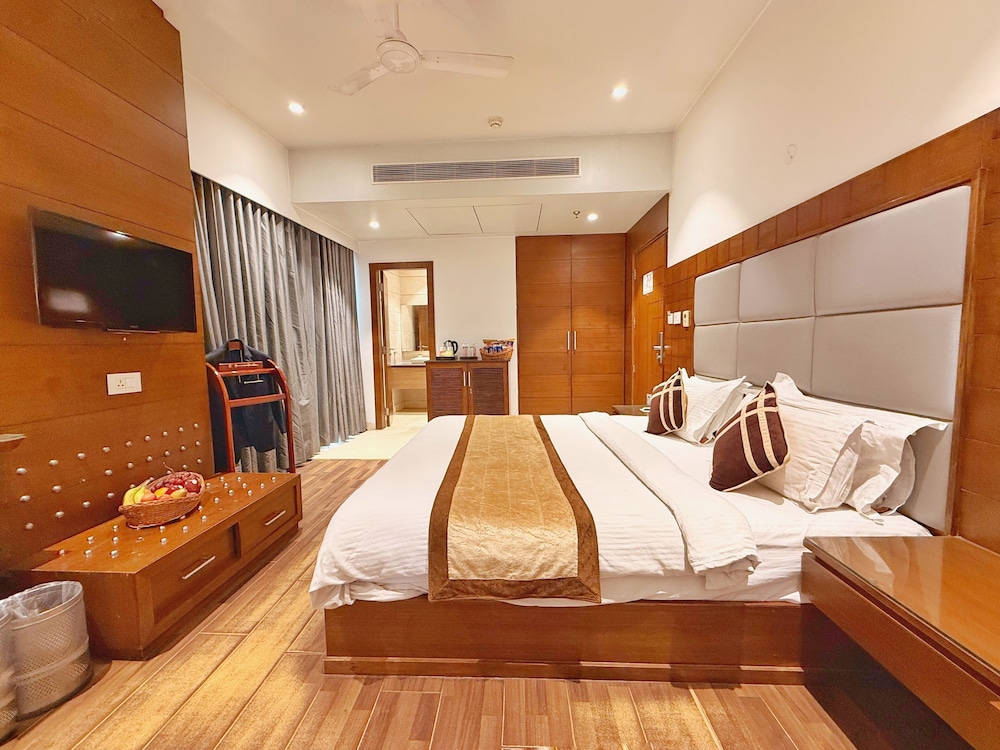 Hotel Sawera Grand 13/46