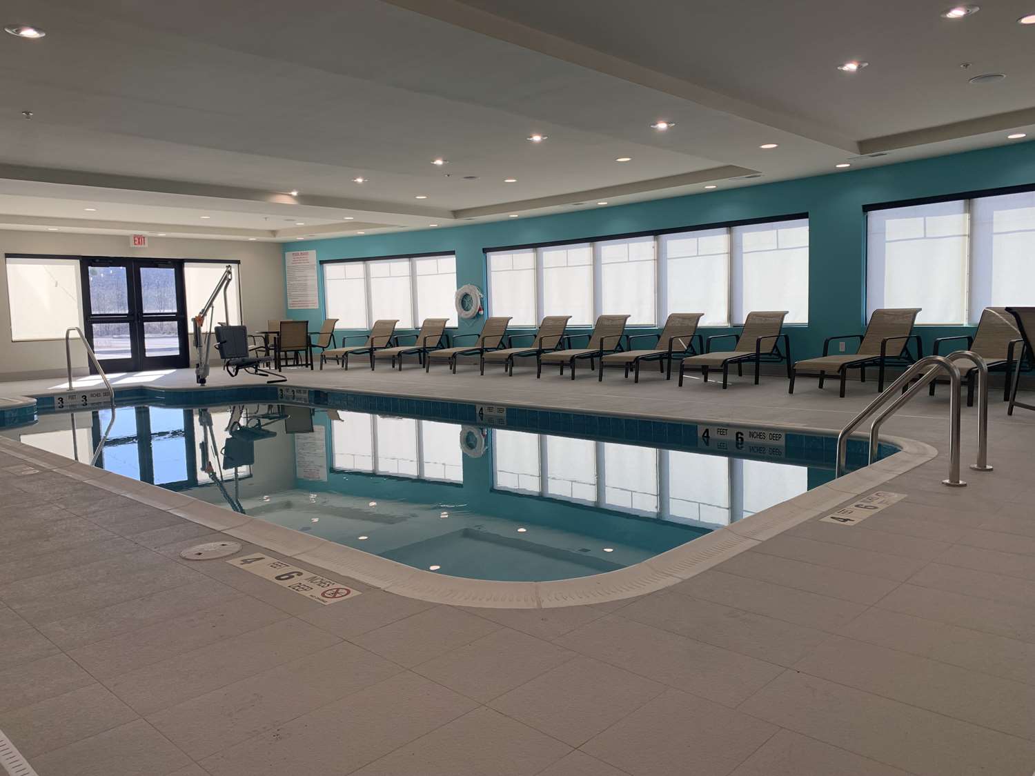 Best Western Plus Horseheads Inn Suites 14/19