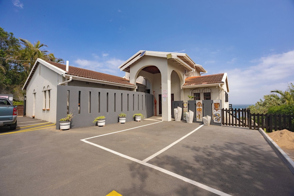 Beachcomber Bay Guest House 41/50
