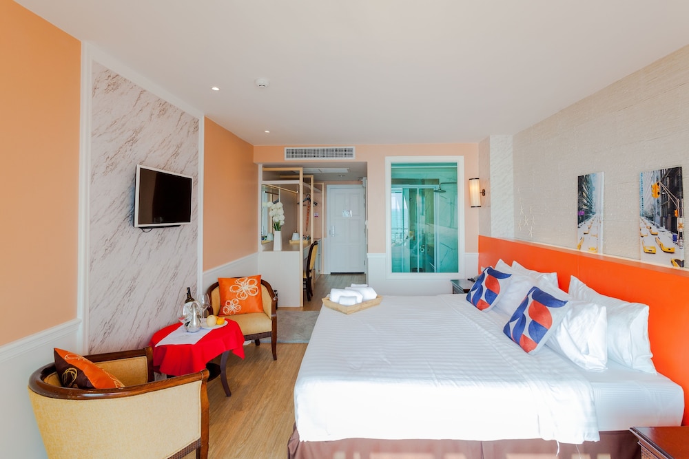 Seaside Jomtien Beach 17/50